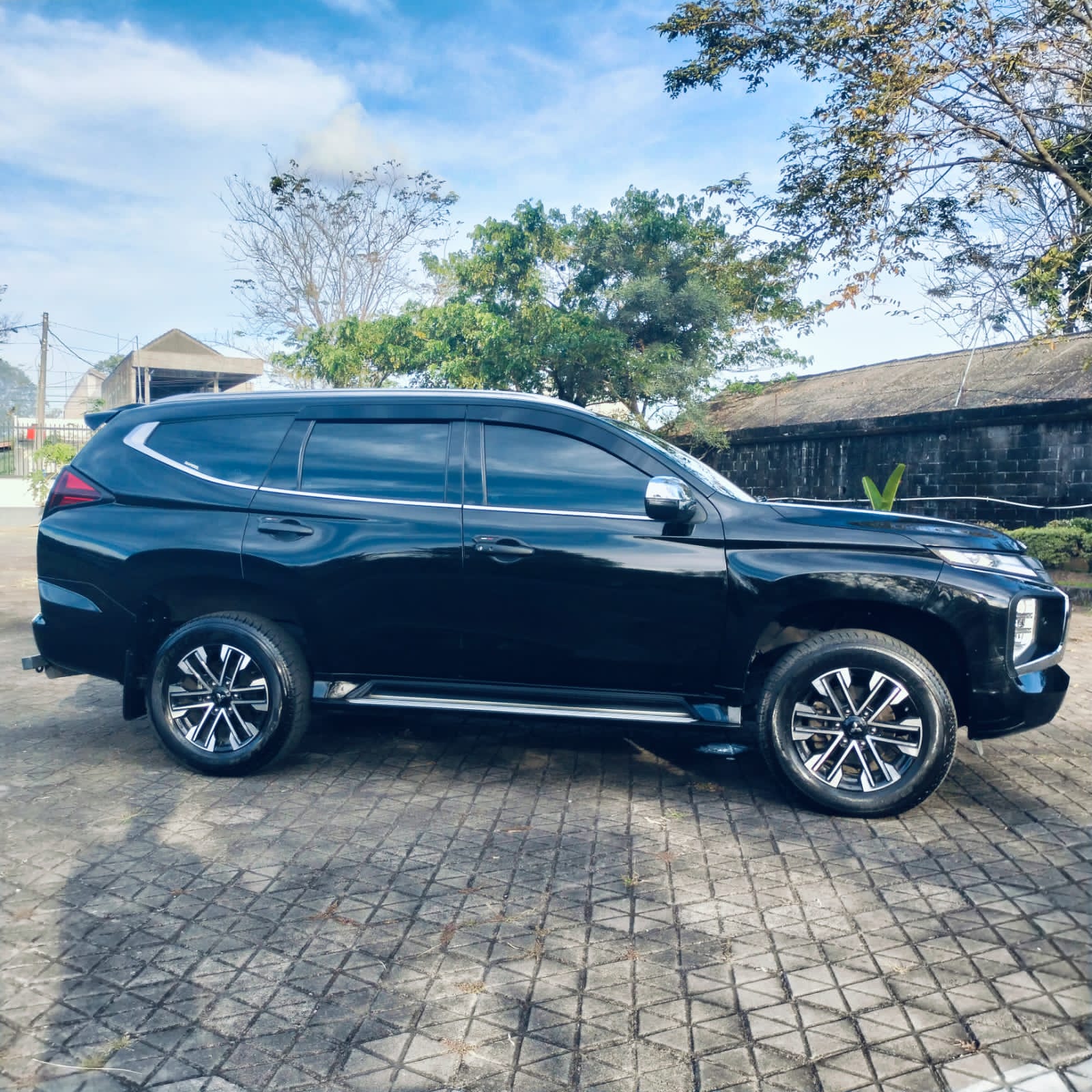 2023 Mitsubishi Pajero Sport Dakar AT 4x2 2023 Mitsubishi Pajero Sport Dakar AT 4x2