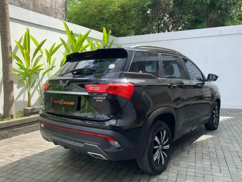 2019 Wuling Almaz Exclusive 5-Seater 2019 Wuling Almaz Exclusive 5-Seater