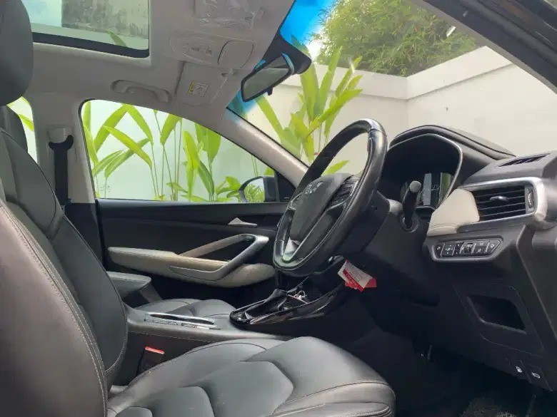 2019 Wuling Almaz Exclusive 5-Seater 2019 Wuling Almaz Exclusive 5-Seater