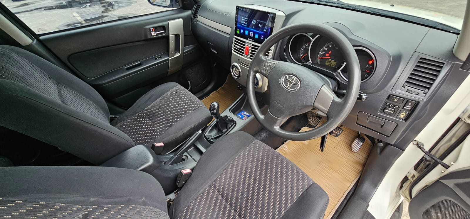 2013 Toyota Rush 2013 Toyota Rush