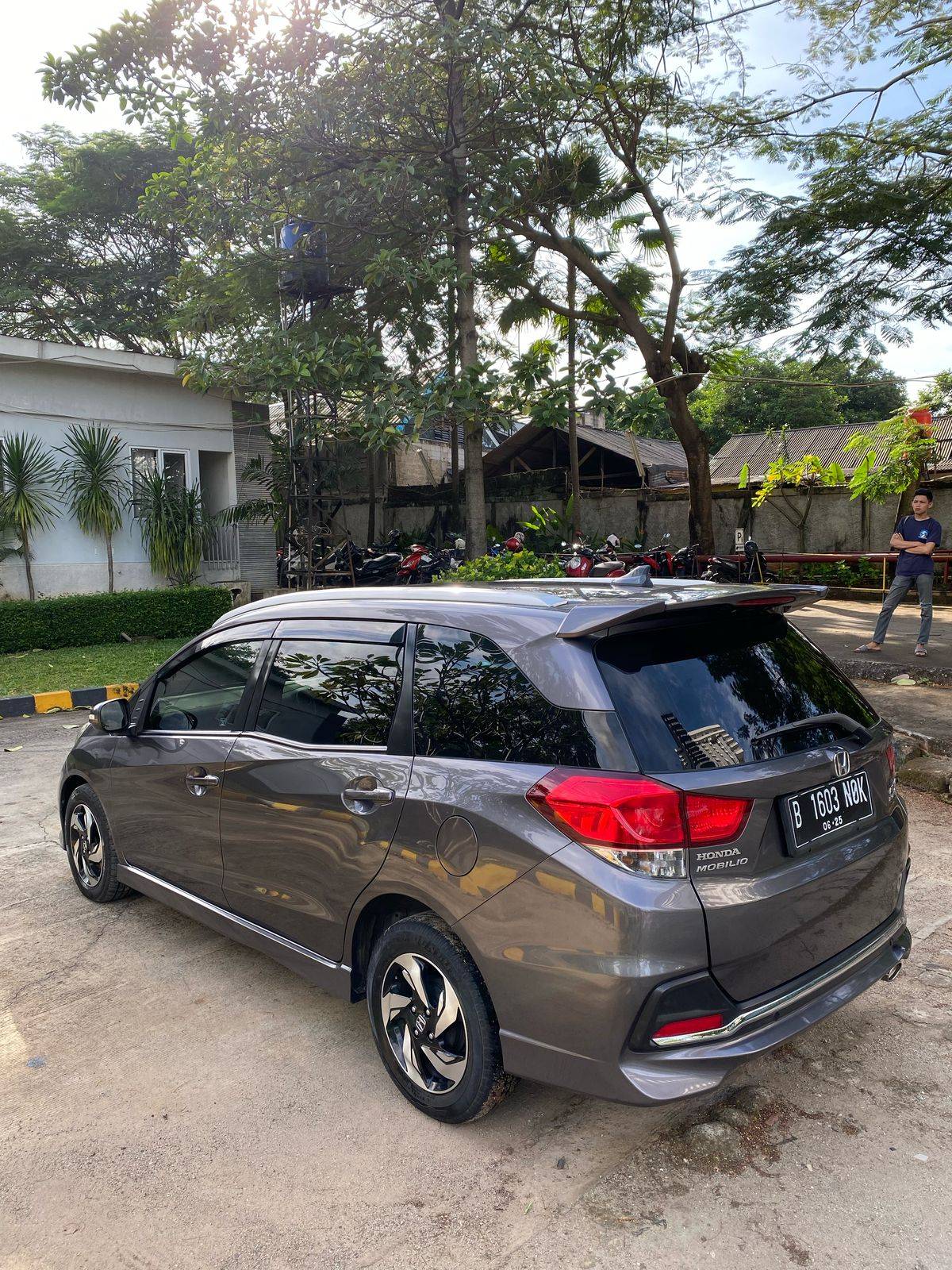 2015 Honda Mobilio  1.5 RS AT LIMITED EDITION 2015 Honda Mobilio  1.5 RS AT LIMITED EDITION