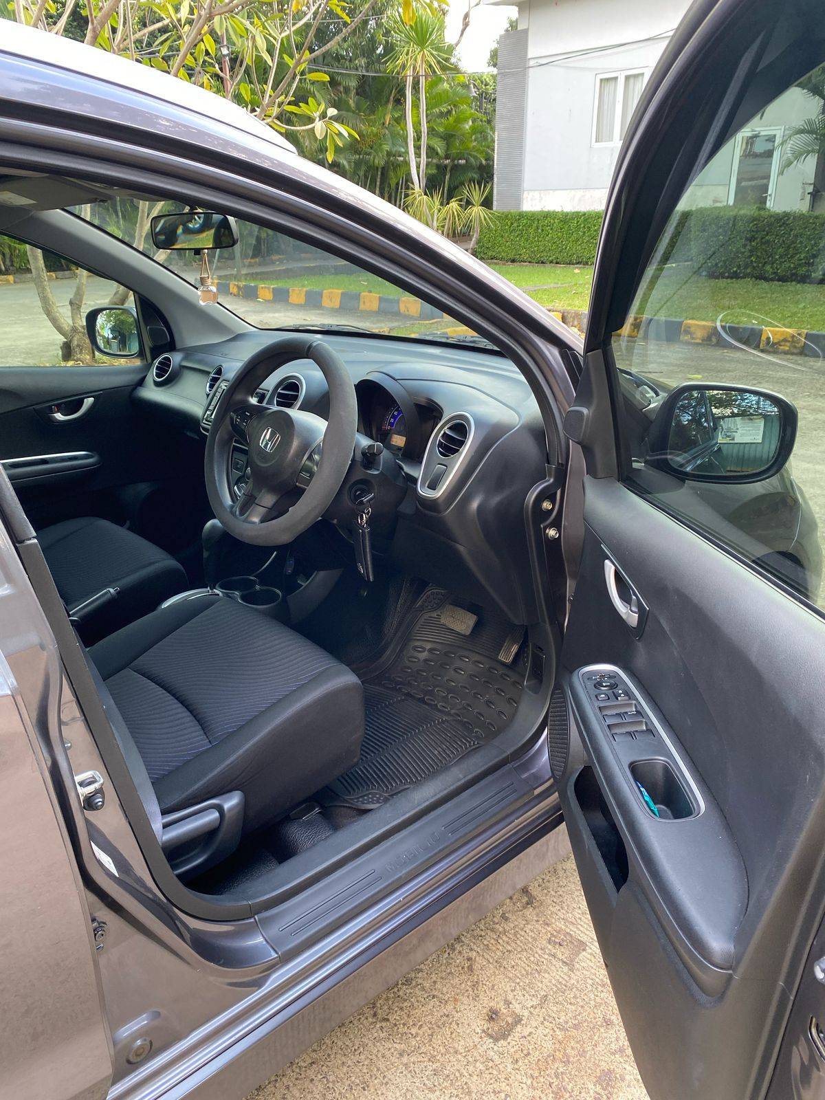 2015 Honda Mobilio  1.5 RS AT LIMITED EDITION 2015 Honda Mobilio  1.5 RS AT LIMITED EDITION