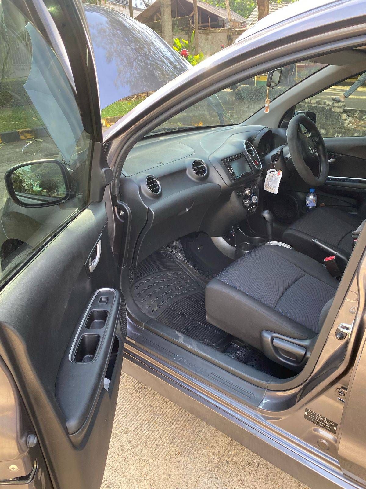 2015 Honda Mobilio  1.5 RS AT LIMITED EDITION 2015 Honda Mobilio  1.5 RS AT LIMITED EDITION