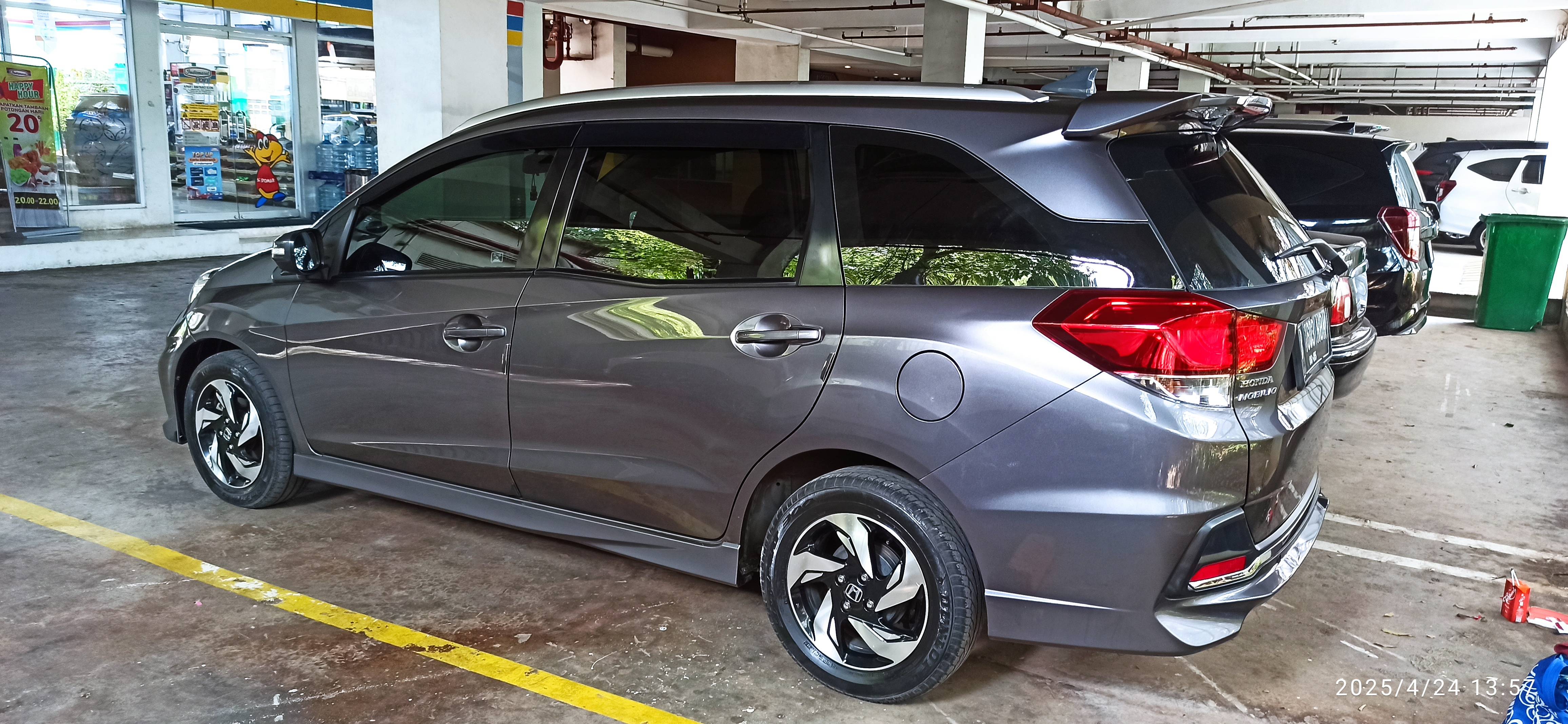 2015 Honda Mobilio  1.5 RS AT LIMITED EDITION 2015 Honda Mobilio  1.5 RS AT LIMITED EDITION