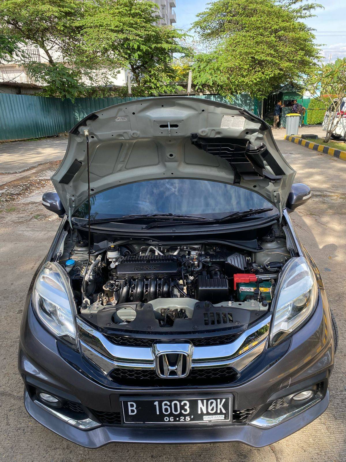 2015 Honda Mobilio  1.5 RS AT LIMITED EDITION 2015 Honda Mobilio  1.5 RS AT LIMITED EDITION