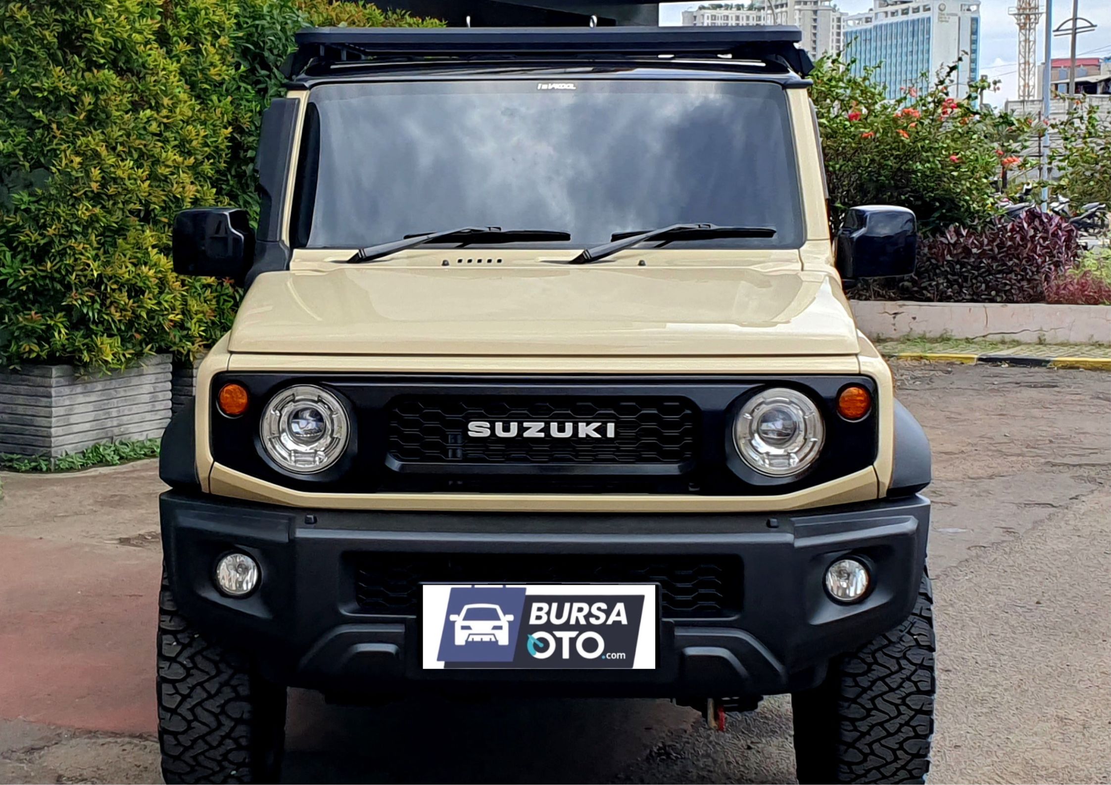Second Hand 2020 Suzuki Jimny Two Tone AT Second Hand 2020 Suzuki Jimny Two Tone AT