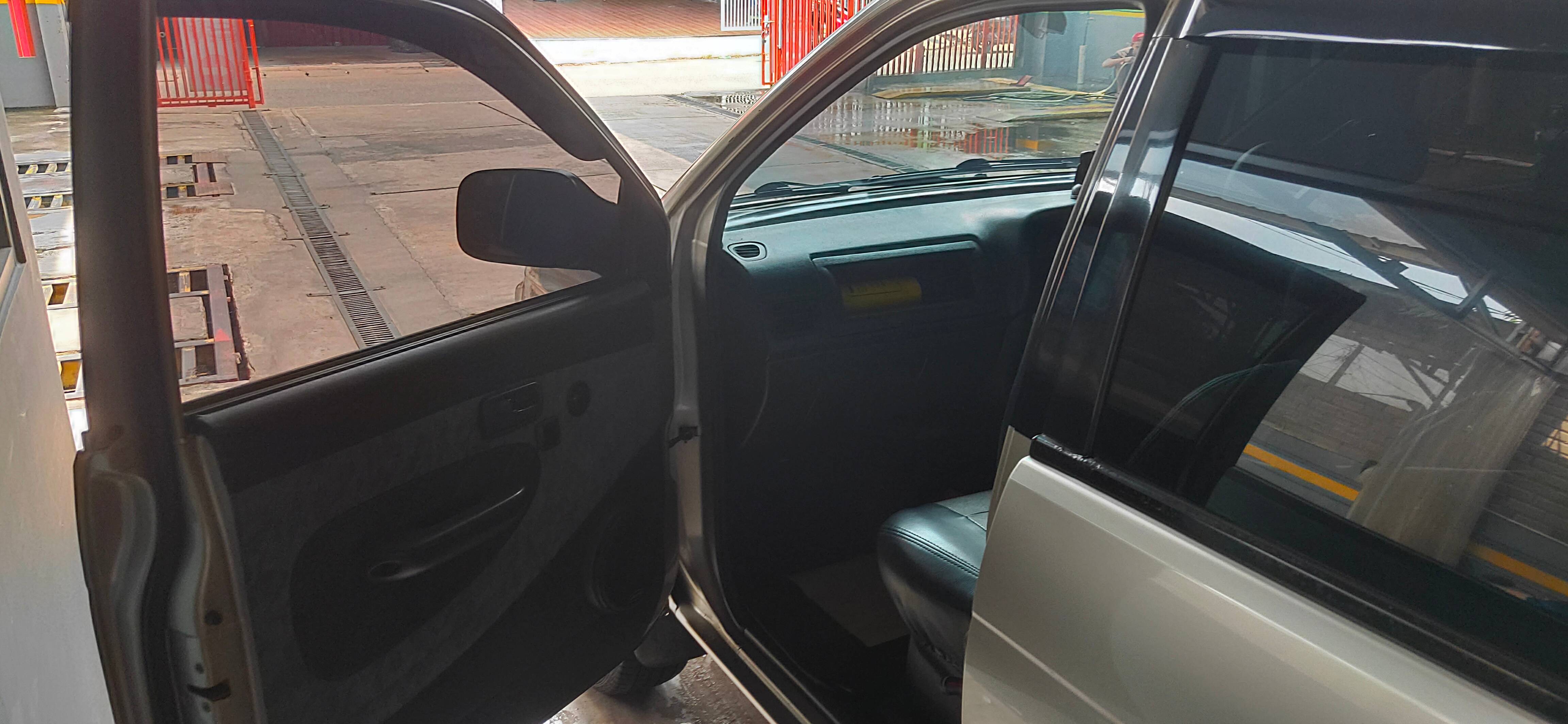 2004 Isuzu Panther LS Turbo 2.5L AT 2004 Isuzu Panther LS Turbo 2.5L AT