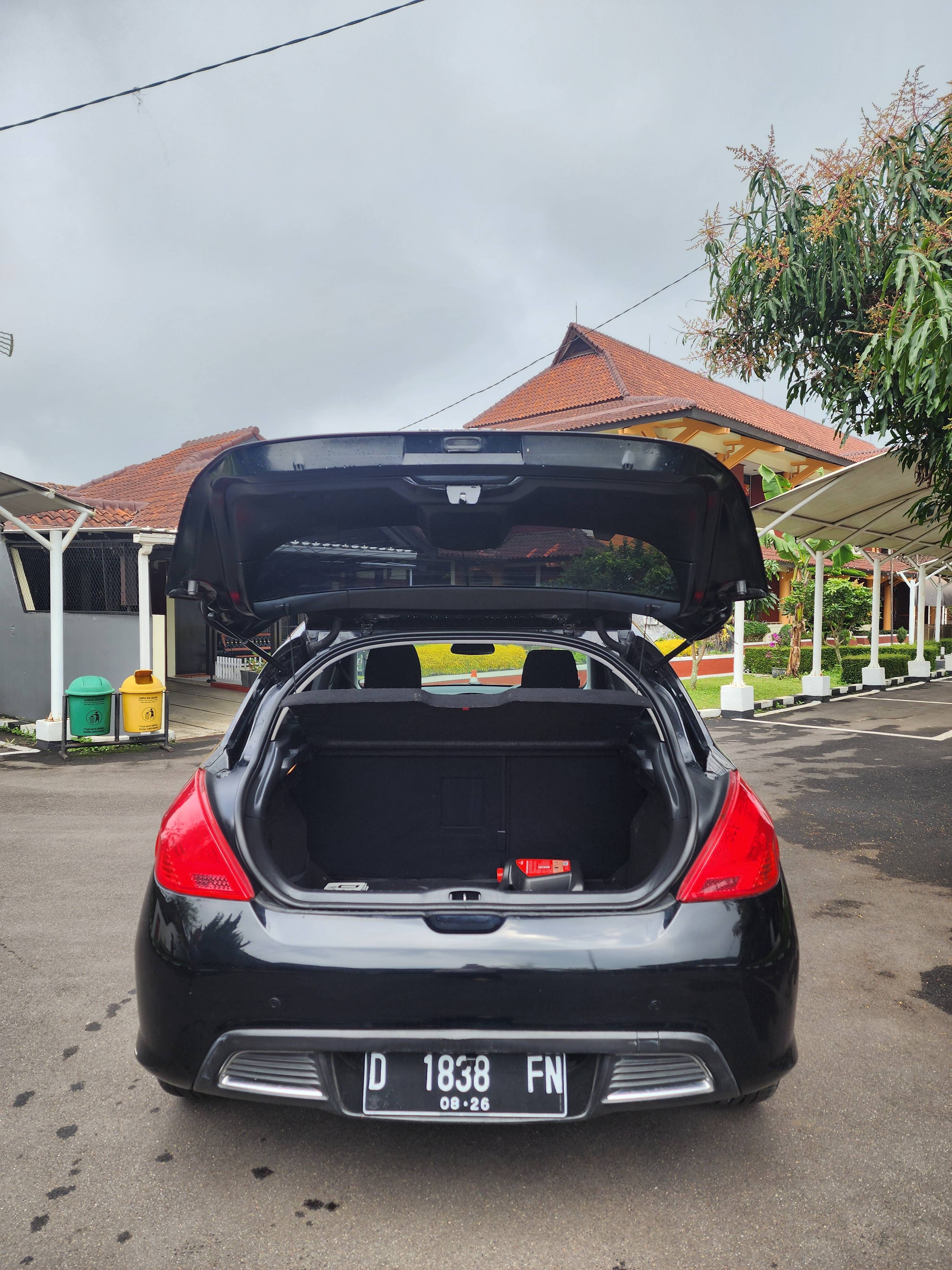 2012 Peugeot 308 1.6 AT 2012 Peugeot 308 1.6 AT