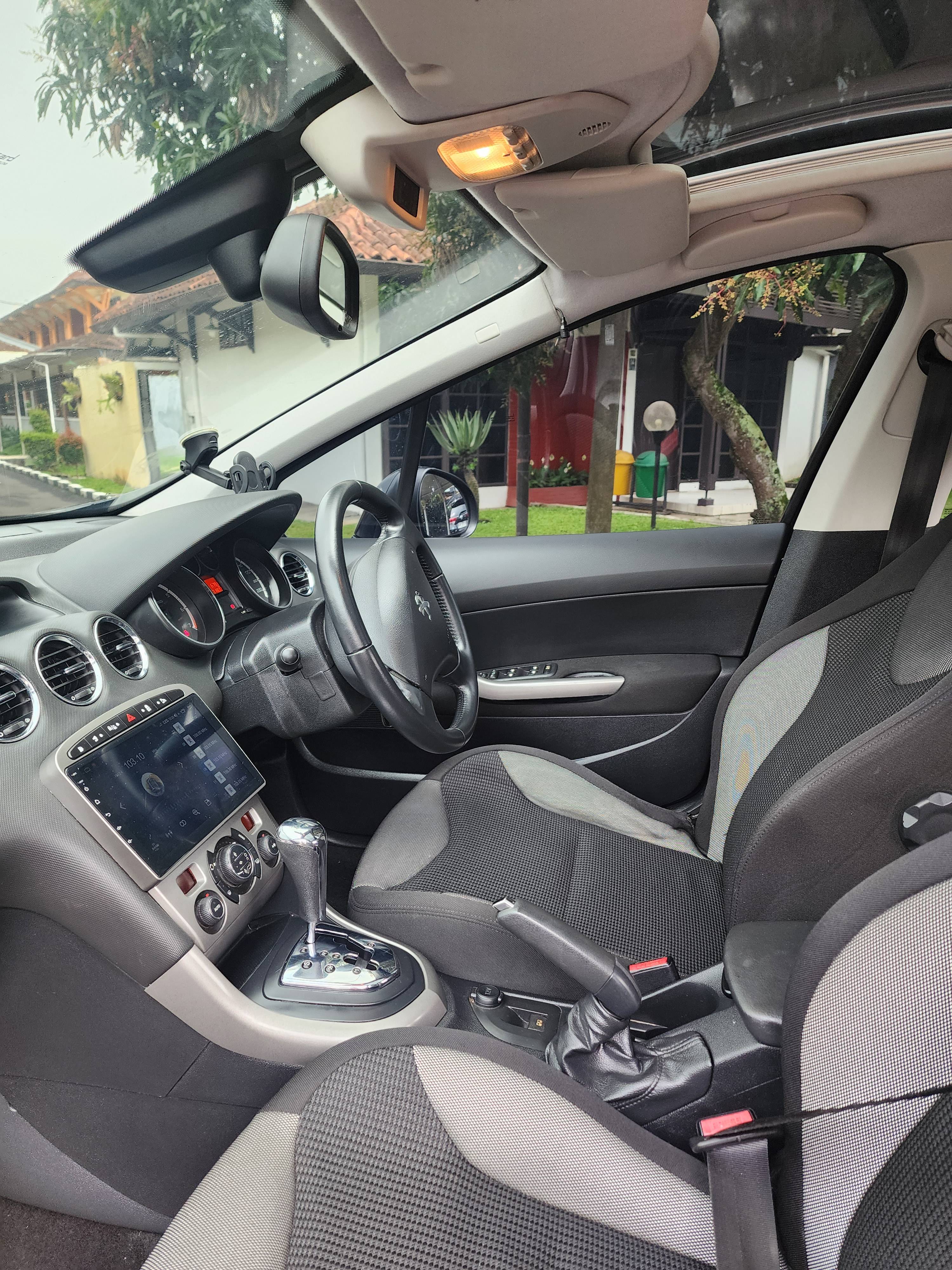 2012 Peugeot 308 1.6 AT 2012 Peugeot 308 1.6 AT