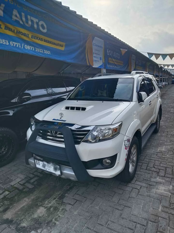 2012 Toyota Fortuner  2.5L G VNT TRD Diesel AT 2012 Toyota Fortuner  2.5L G VNT TRD Diesel AT