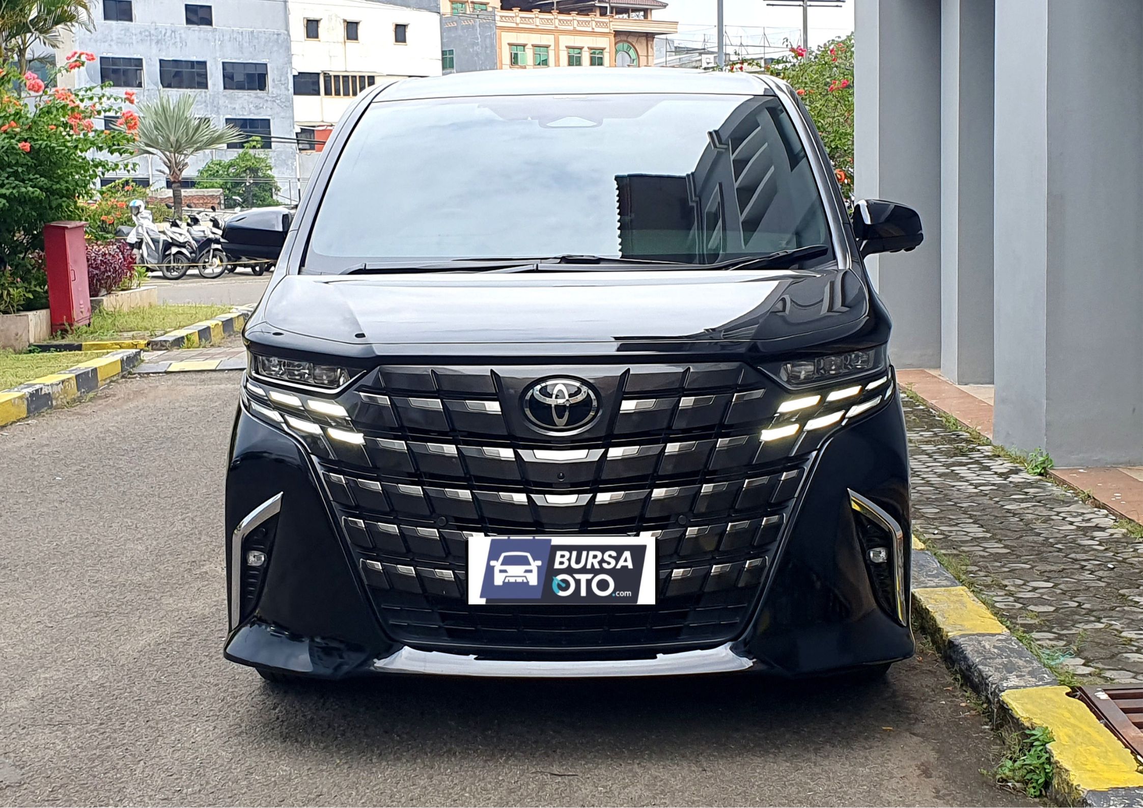 2023 Toyota Alphard Bekas 2023 Toyota Alphard Bekas