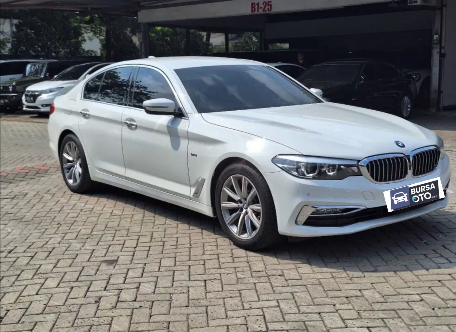 2018 BMW 5 Series Sedan  520i Luxury 2018 BMW 5 Series Sedan  520i Luxury