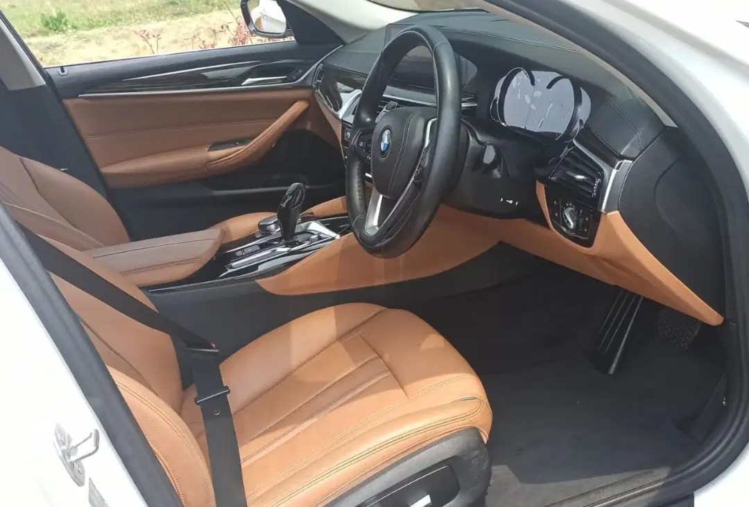 2018 BMW 5 Series Sedan  520i Luxury 2018 BMW 5 Series Sedan  520i Luxury