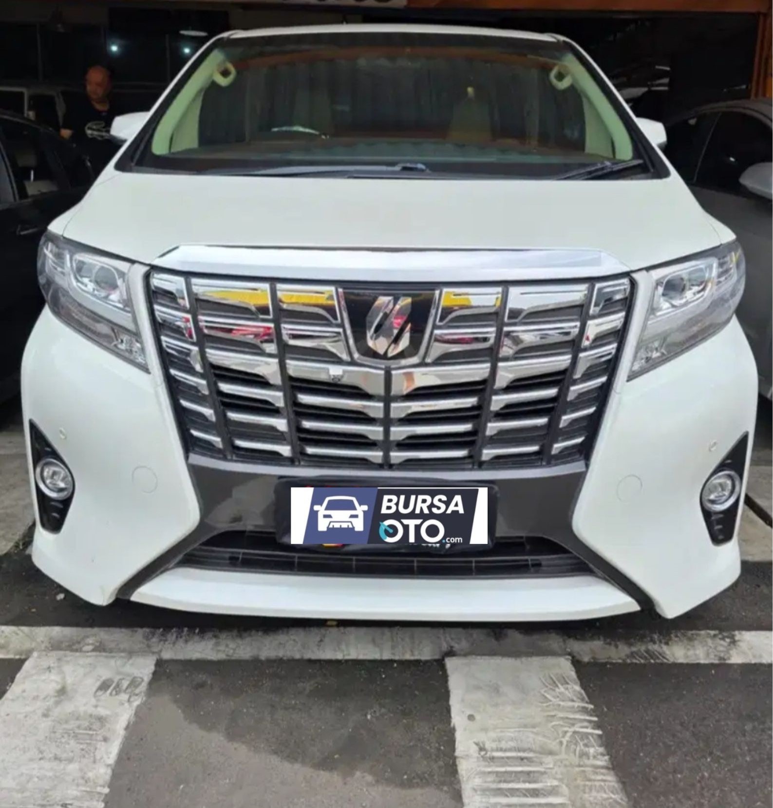 Second Hand 2016 Toyota Alphard  2.4 G Second Hand 2016 Toyota Alphard  2.4 G