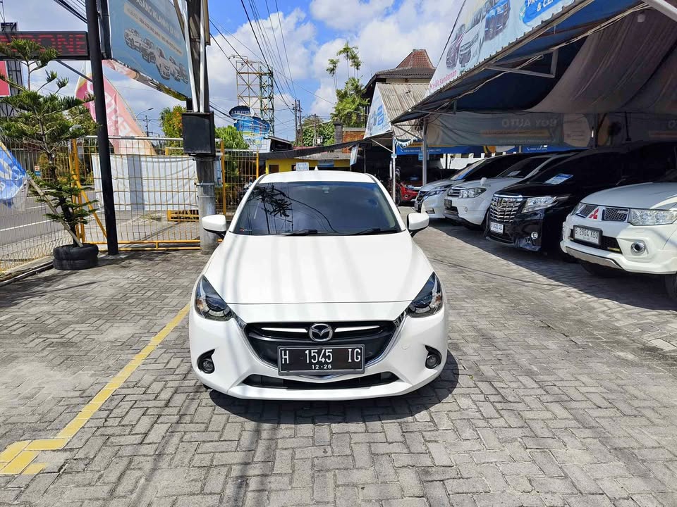 2016 Mazda 2  HB 1.5 L A/T 2016 Mazda 2  HB 1.5 L A/T