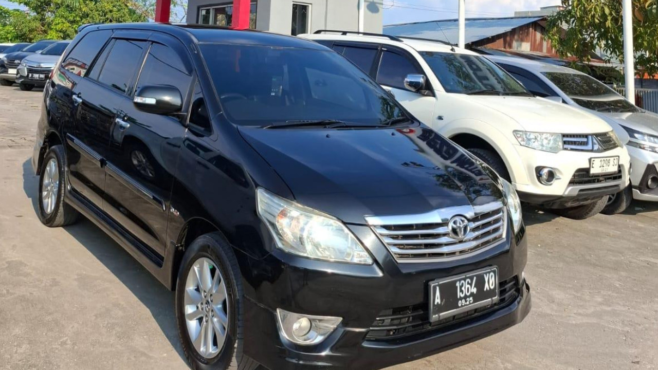 2012 Toyota Kijang Innova 2.5 G MT DIESEL LUX 2012 Toyota Kijang Innova 2.5 G MT DIESEL LUX