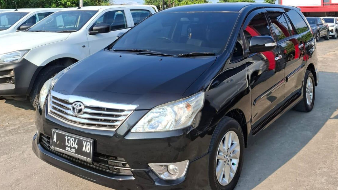 2012 Toyota Kijang Innova 2.5 G MT DIESEL LUX 2012 Toyota Kijang Innova 2.5 G MT DIESEL LUX