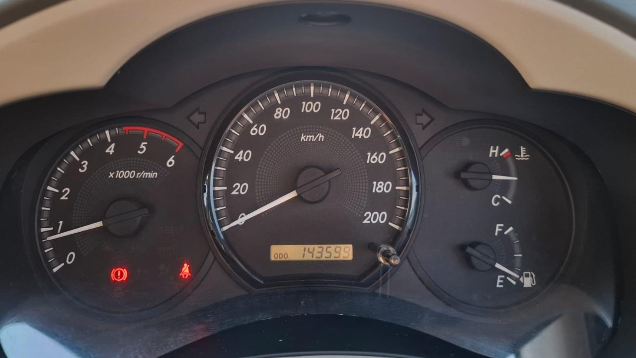 2012 Toyota Kijang Innova 2.5 G MT DIESEL LUX 2012 Toyota Kijang Innova 2.5 G MT DIESEL LUX