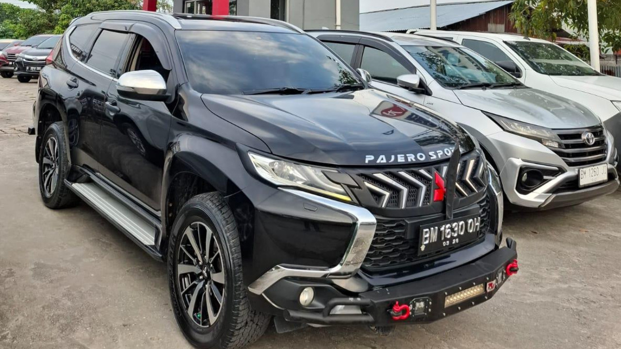 2016 Mitsubishi Pajero Sport Dakar AT 4x2 2016 Mitsubishi Pajero Sport Dakar AT 4x2