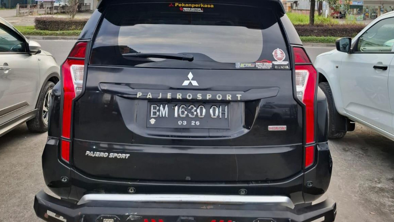 2016 Mitsubishi Pajero Sport Dakar AT 4x2 2016 Mitsubishi Pajero Sport Dakar AT 4x2