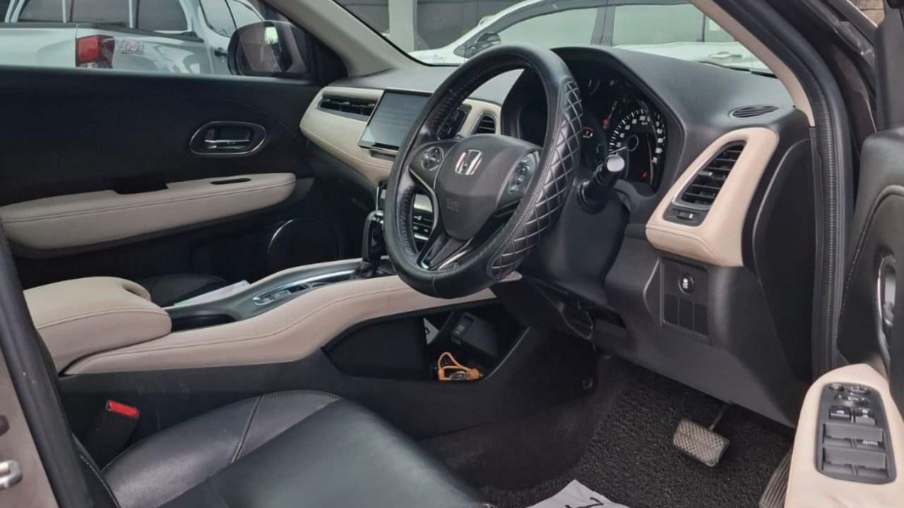 2016 Honda HRV  Prestige 1.8 AT 2016 Honda HRV  Prestige 1.8 AT