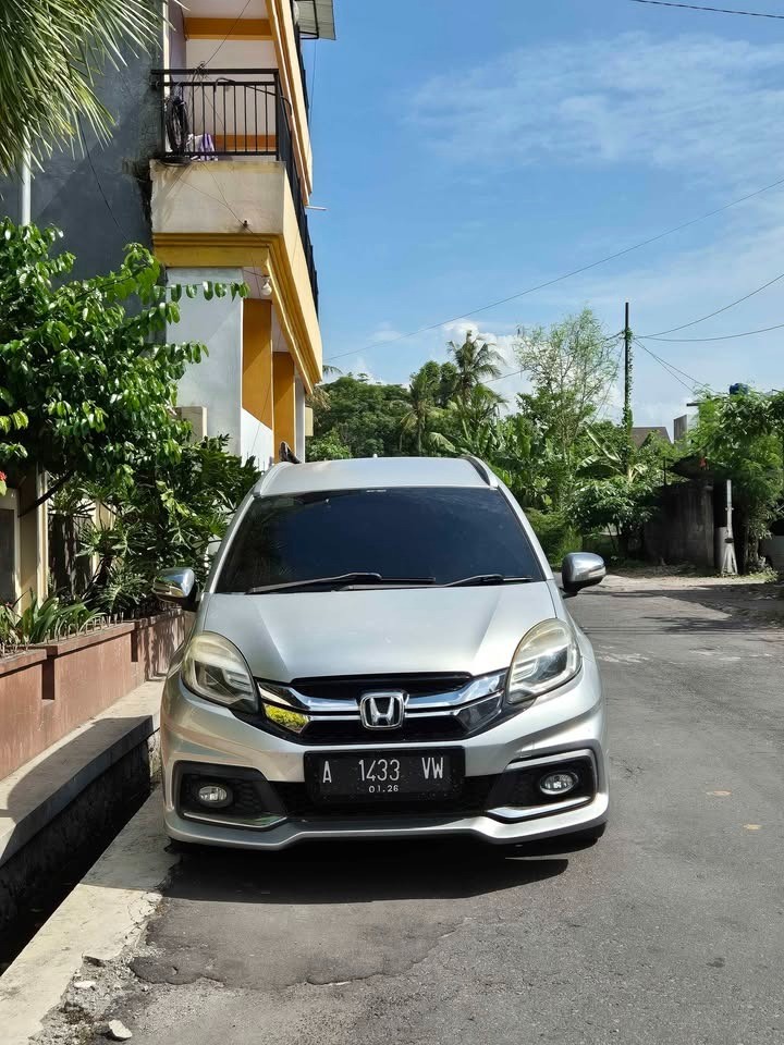 Second Hand 2015 Honda Mobilio  RS A/T Second Hand 2015 Honda Mobilio  RS A/T