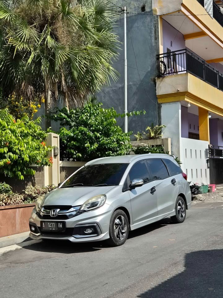 2015 Honda Mobilio  RS A/T 2015 Honda Mobilio  RS A/T