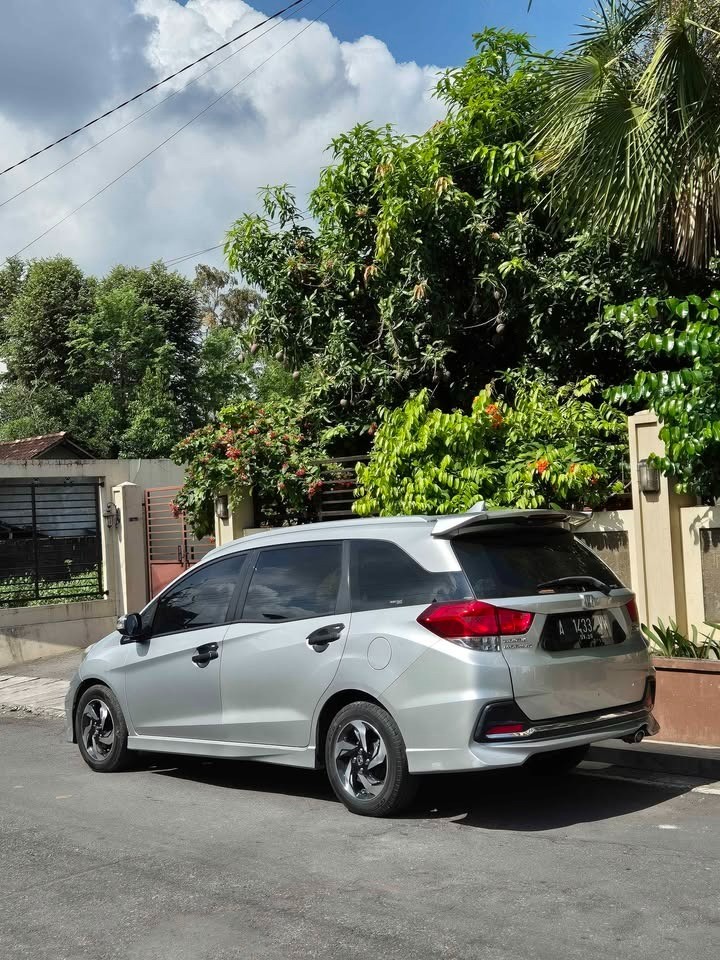 2015 Honda Mobilio  RS A/T 2015 Honda Mobilio  RS A/T