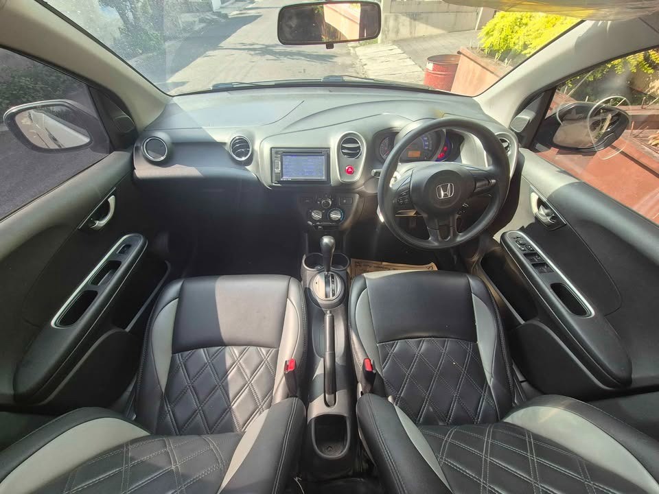 2015 Honda Mobilio  RS A/T 2015 Honda Mobilio  RS A/T