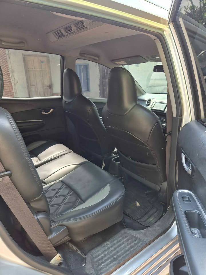 2015 Honda Mobilio  RS A/T 2015 Honda Mobilio  RS A/T