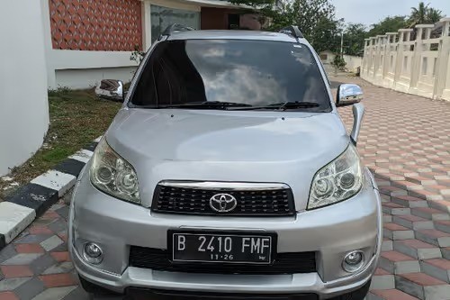 Second Hand 2011 Toyota Rush  S AT Second Hand 2011 Toyota Rush  S AT