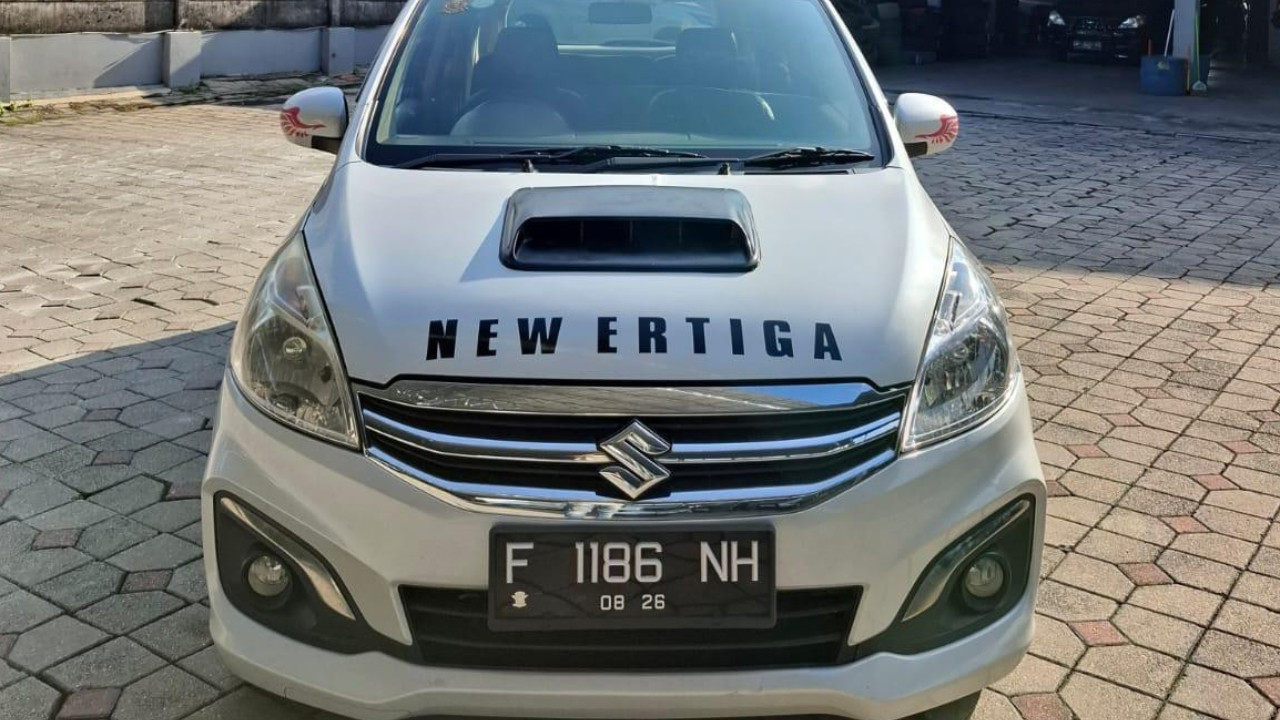2015 Suzuki Ertiga  GL MT Bekas 2015 Suzuki Ertiga  GL MT Bekas