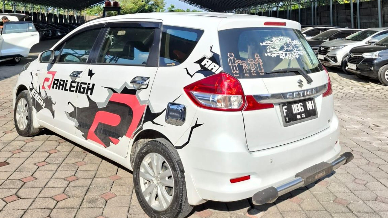 2015 Suzuki Ertiga  2015 Suzuki Ertiga