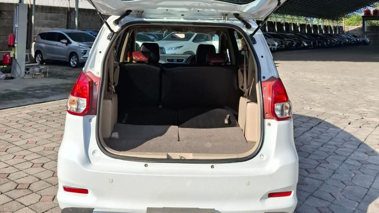 2015 Suzuki Ertiga  2015 Suzuki Ertiga