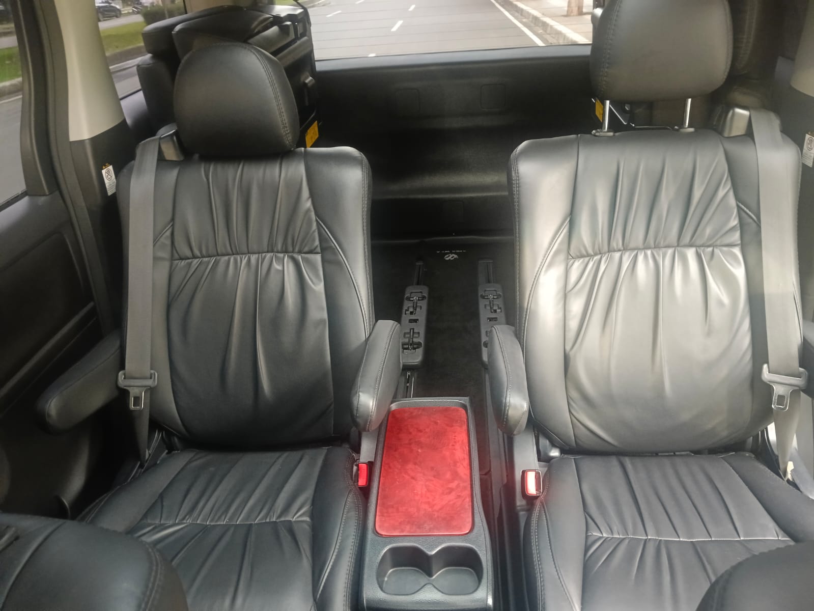 2010 Toyota Alphard 2010 Toyota Alphard