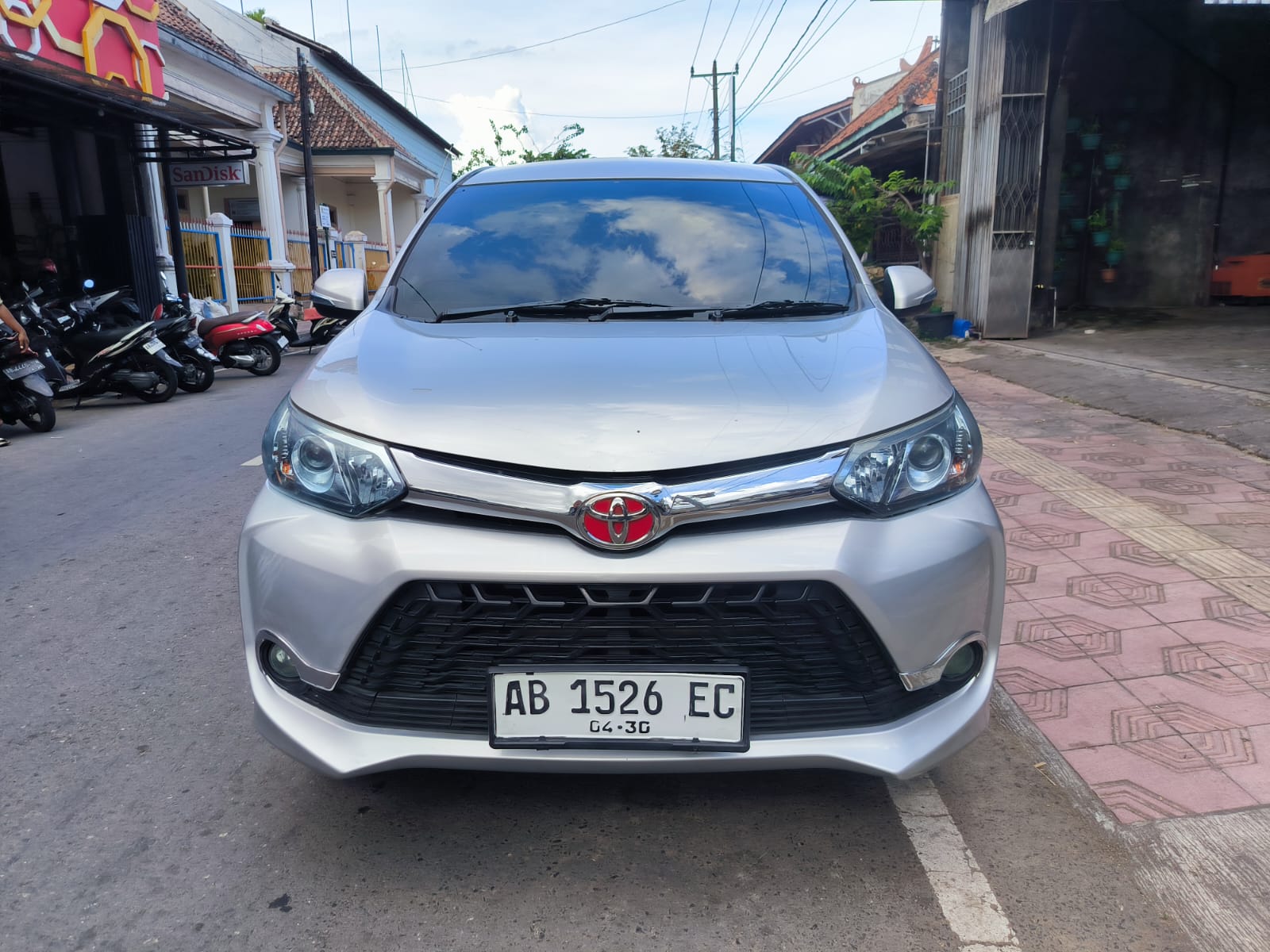 Second Hand 2016 Toyota Avanza Veloz Second Hand 2016 Toyota Avanza Veloz