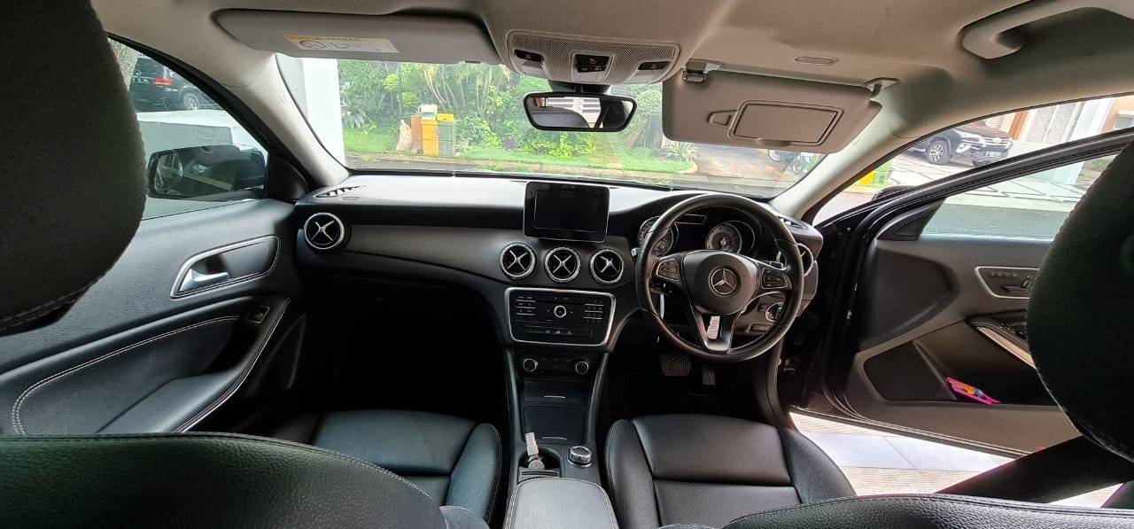 Old 2015 Mercedes Benz GLA-Class 200 Urban Line 200 Urban Line