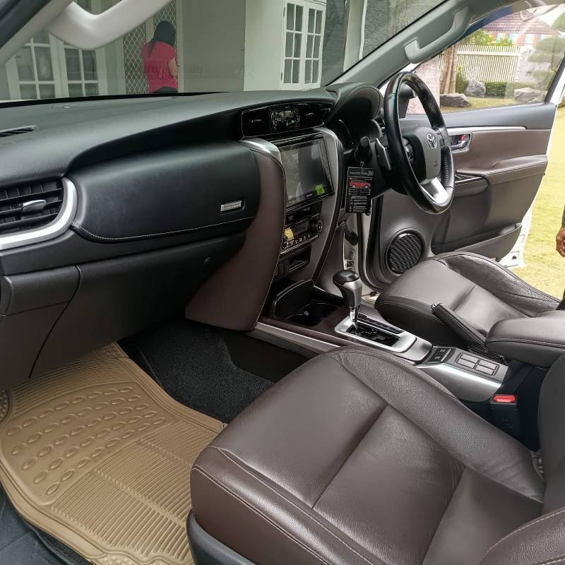 2019 Toyota Fortuner 4x2 2.8 VRZ AT DSL 4x2 2.8 VRZ AT DSL tua