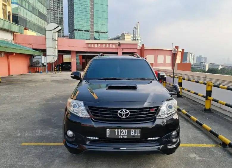 Used 2012 Toyota Fortuner 4X2 2.5L AT TRD 4X2 2.5L AT TRD