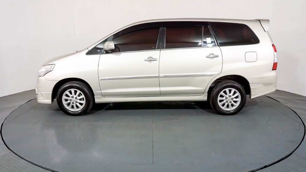 Dijual 2014 Toyota Kijang Innova 2.0 V AT 2.0 V AT Bekas