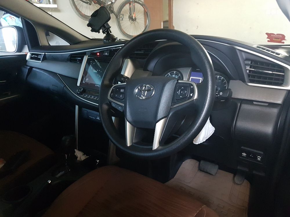 2016 Toyota Kijang Innova REBORN 2.4 V AT DIESEL REBORN 2.4 V AT DIESEL tua
