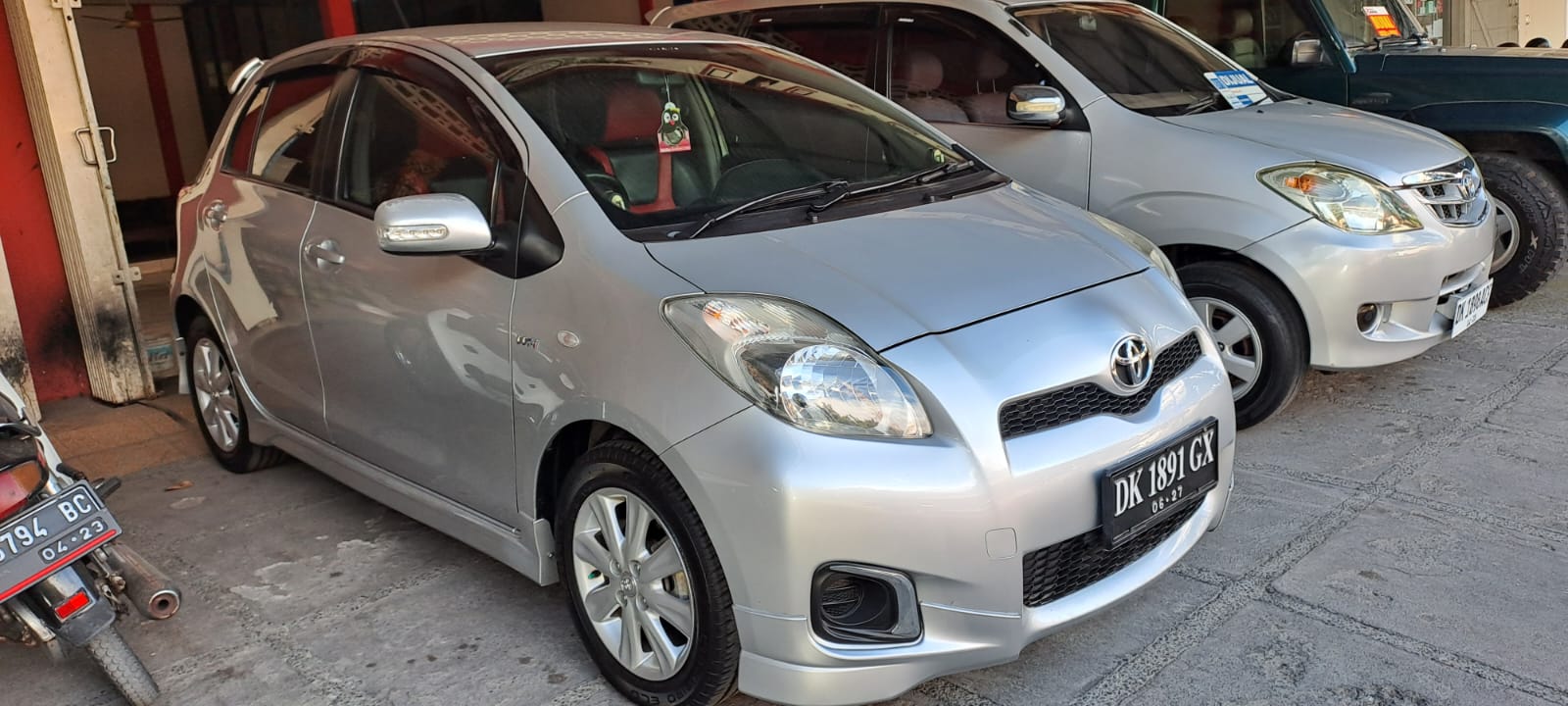 2012 Toyota Yaris  E MT 2012 Toyota Yaris  E MT