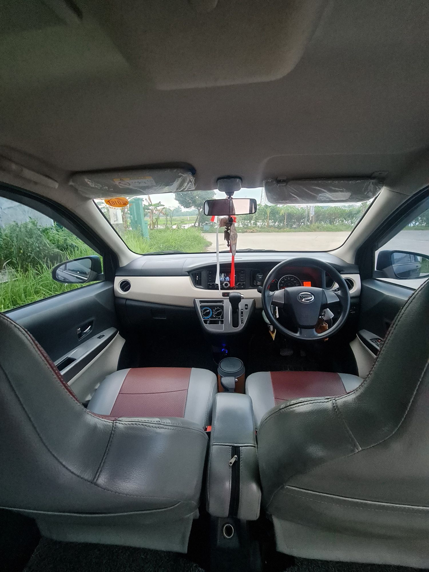 2016 Daihatsu Sigra 1.2 R DLX AT 2016 Daihatsu Sigra 1.2 R DLX AT