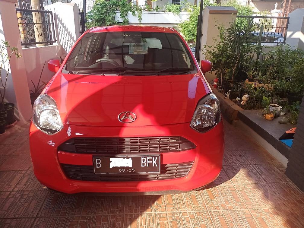 Second Hand 2015 Daihatsu Ayla 1.0L M AT Second Hand 2015 Daihatsu Ayla 1.0L M AT