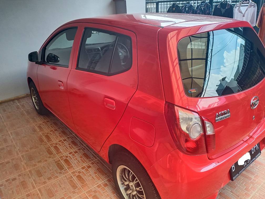 2015 Daihatsu Ayla 1.0L M AT 2015 Daihatsu Ayla 1.0L M AT