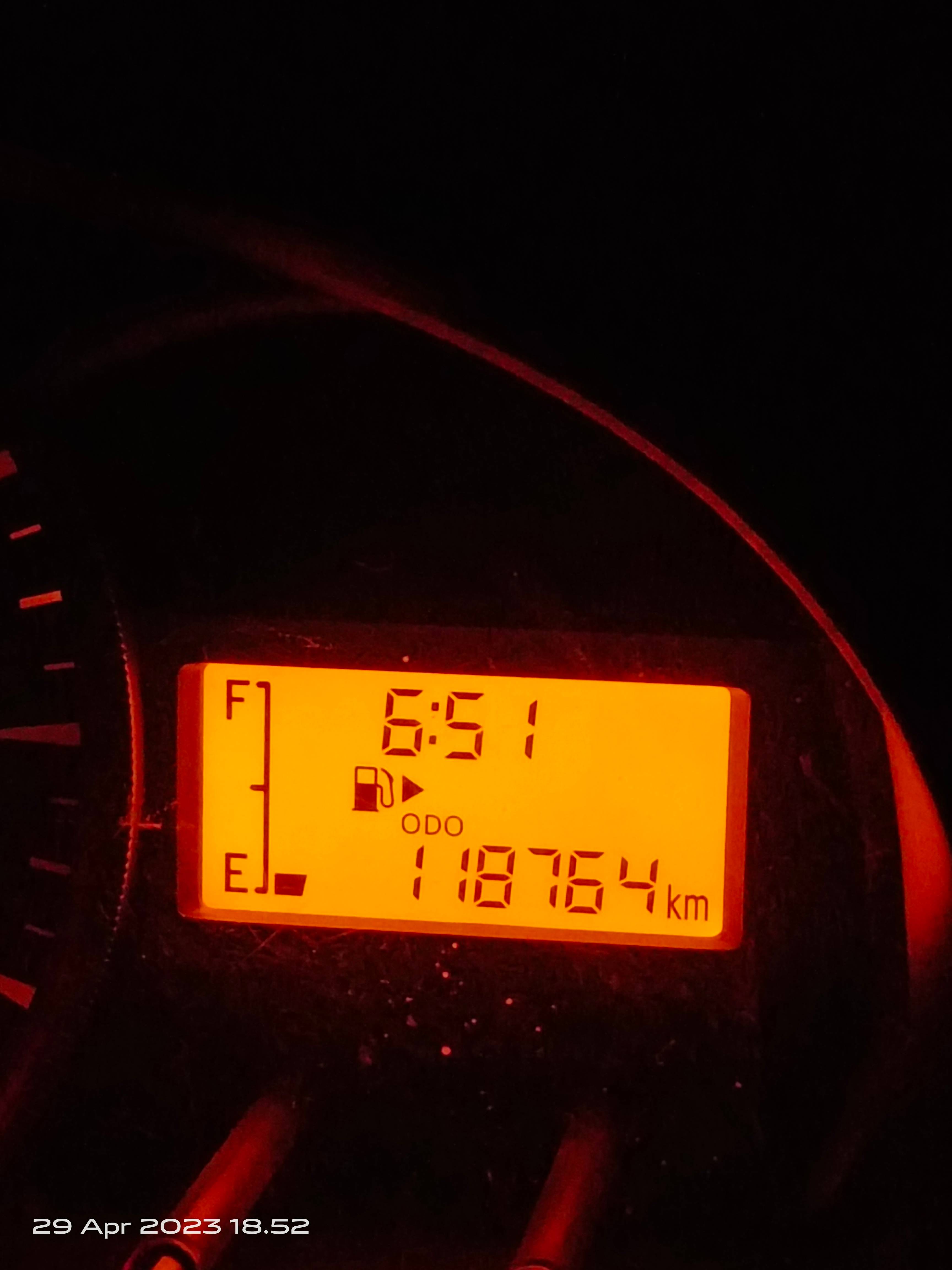 2012 Daihatsu Xenia 1.3 R MT 2012 Daihatsu Xenia 1.3 R MT