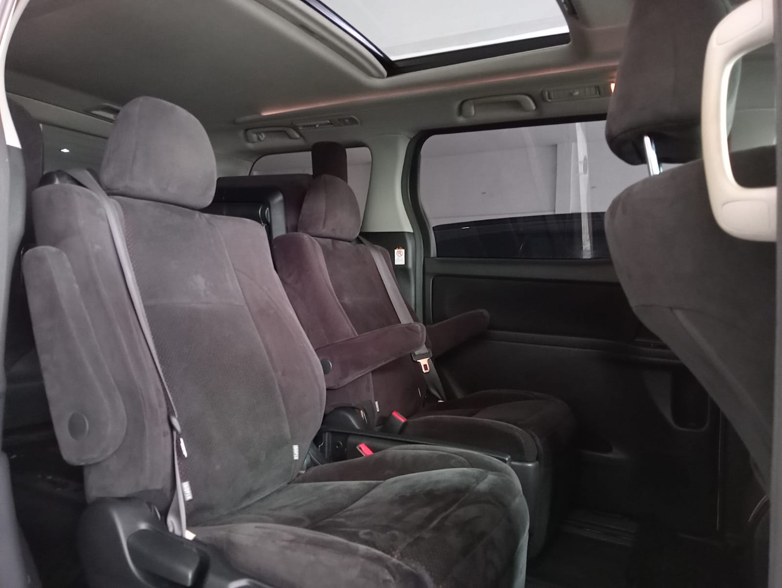 2010 Toyota Vellfire 2010 Toyota Vellfire