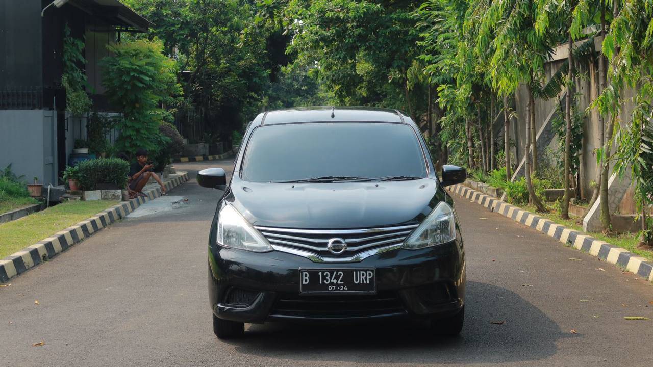 2014 Nissan Grand Livina 1.5 SV CVT 2014 Nissan Grand Livina 1.5 SV CVT