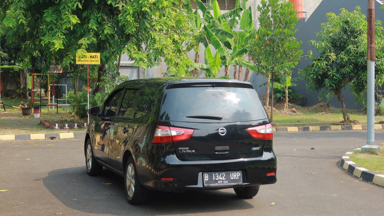 2014 Nissan Grand Livina 1.5 SV CVT 2014 Nissan Grand Livina 1.5 SV CVT