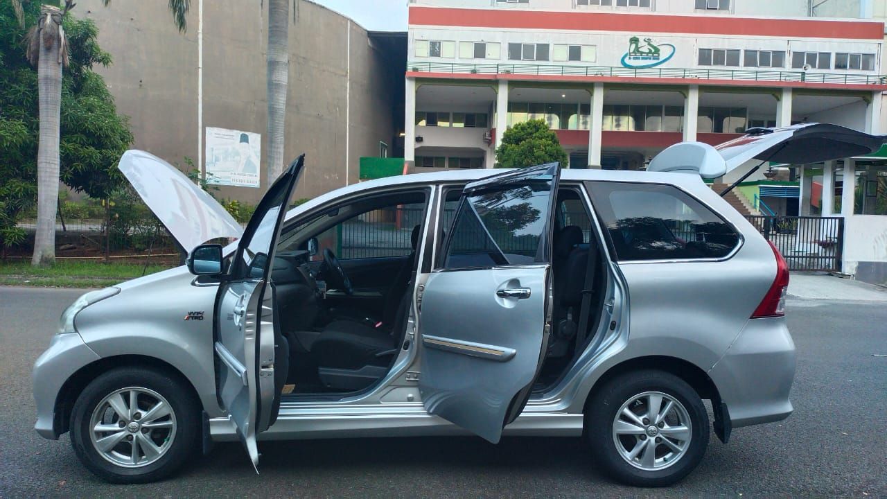 2015 Toyota Avanza Veloz  1500 VELOZ A/T 2015 Toyota Avanza Veloz  1500 VELOZ A/T